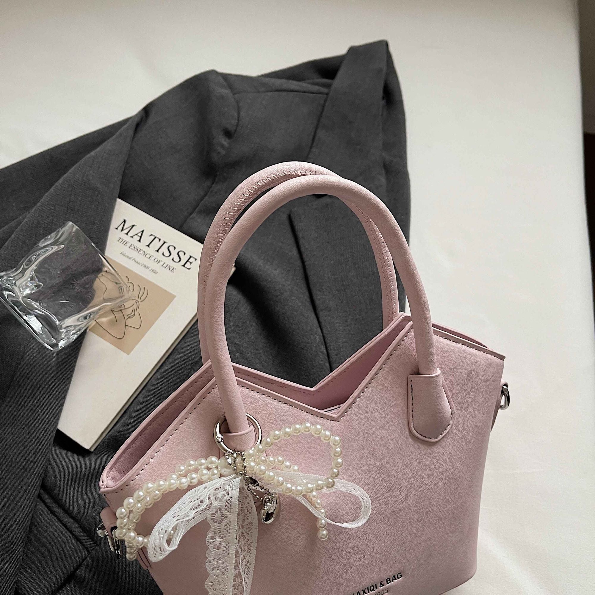 New Korean Edition Fashionable High Texture Versatile Handbag