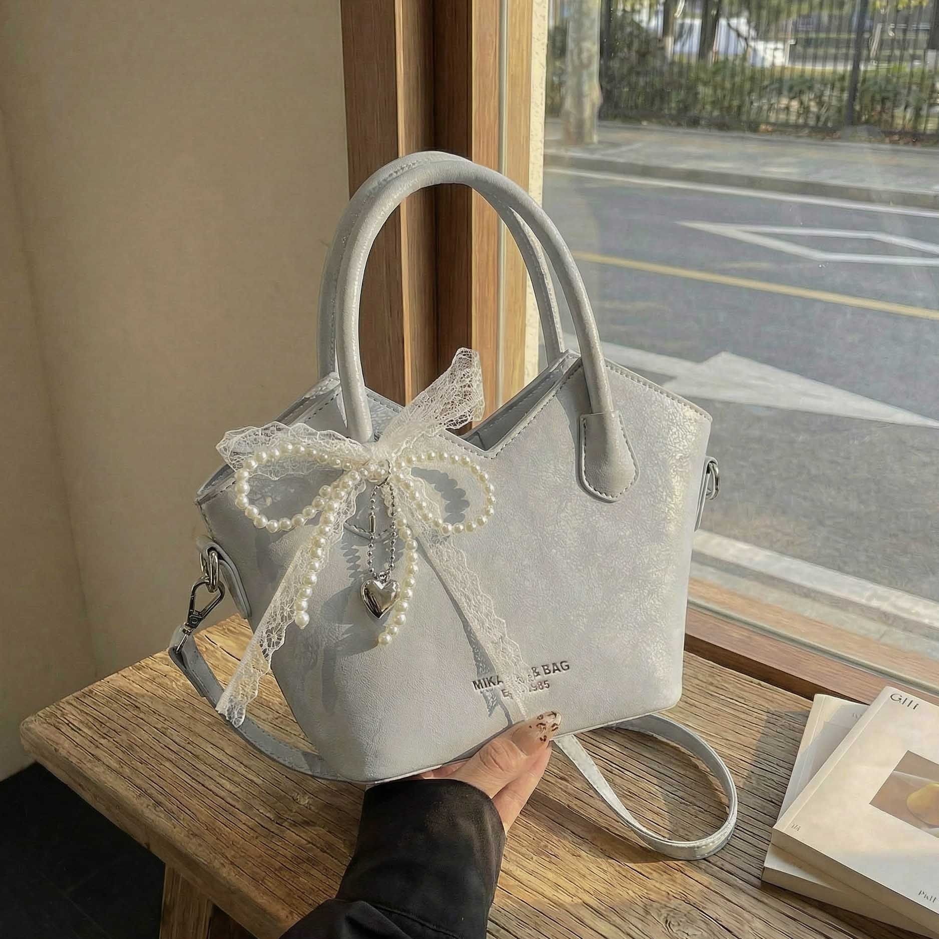 New Korean Edition Fashionable High Texture Versatile Handbag