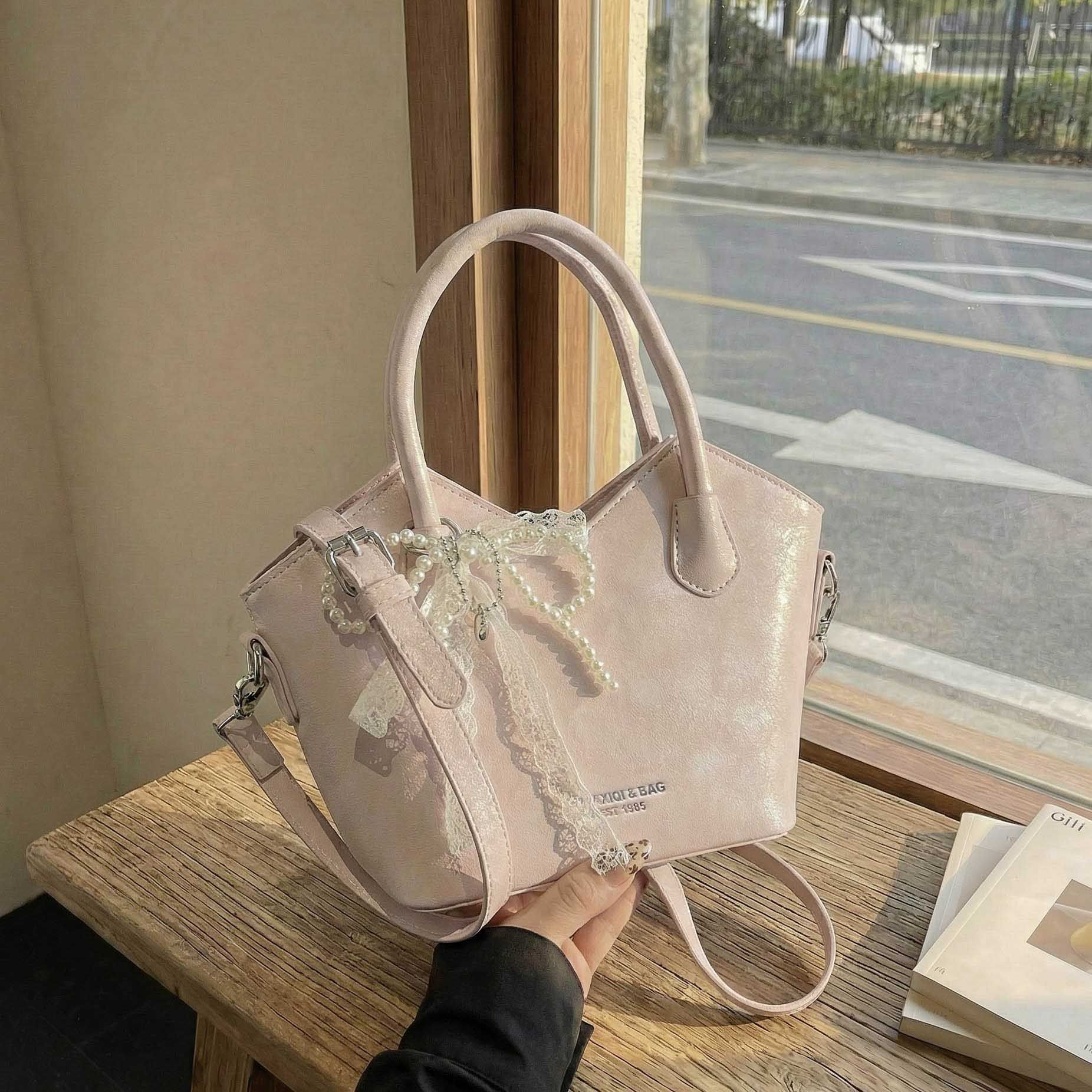 New Korean Edition Fashionable High Texture Versatile Handbag