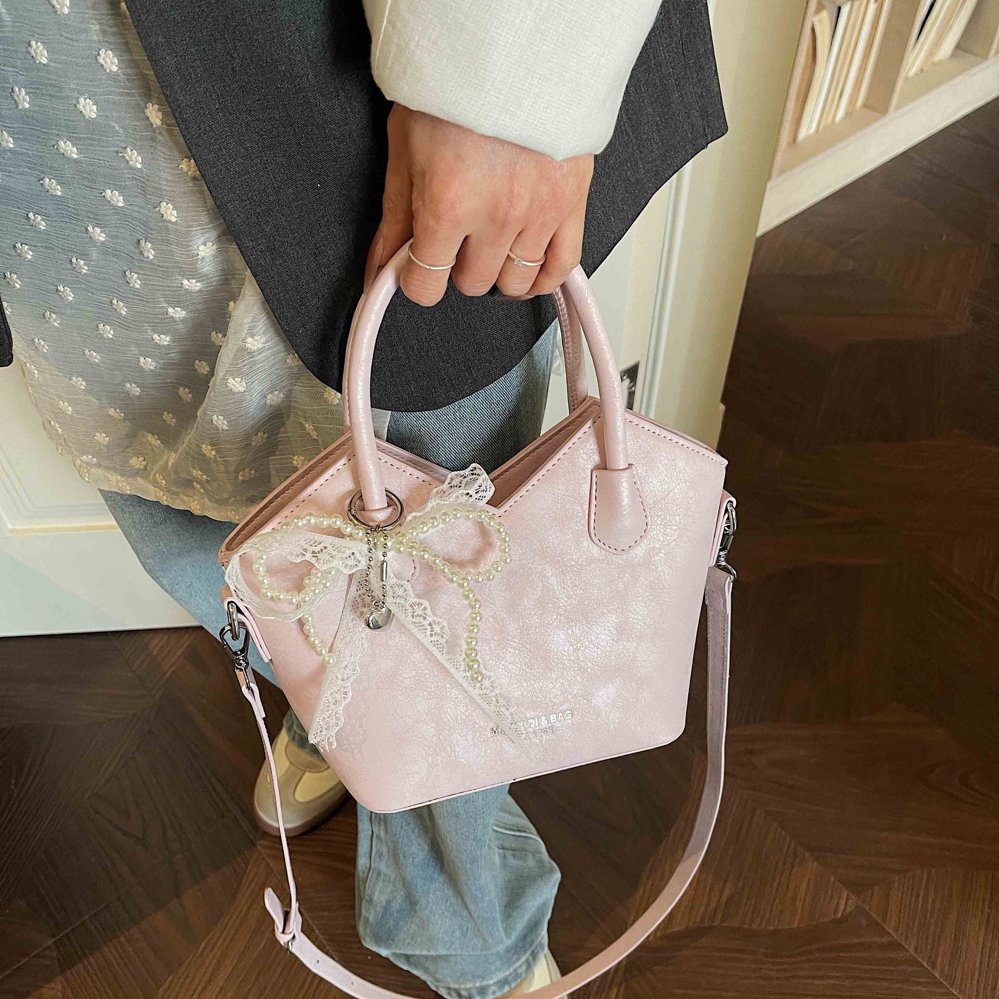 New Korean Edition Fashionable High Texture Versatile Handbag